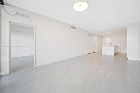 Снять в аренду кондоминиум в Майами, Флорида 2 спальни, № 1949363 - фото 9