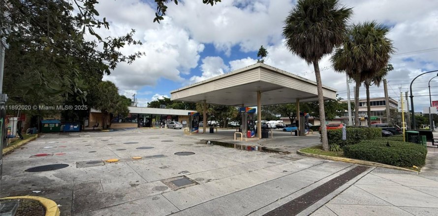 Immobilier commercial à Miramar, Floride № 2088654