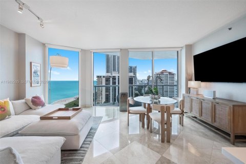 Condominio en Miami Beach, Florida, 1 dormitorio  № 2051352