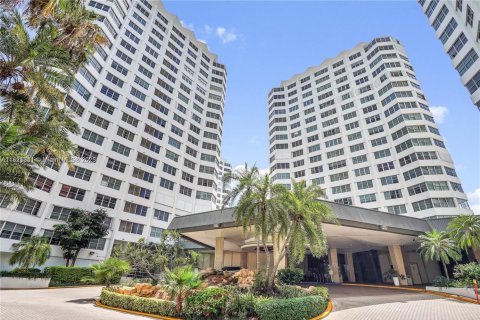 Condominio en venta en Miami, Florida, 2 dormitorios, 91.97 m2 № 1781971 - foto 1