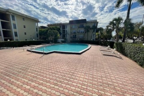 Copropriété à louer à North Miami, Floride: 2 chambres, 97.18 m2 № 1976928 - photo 24