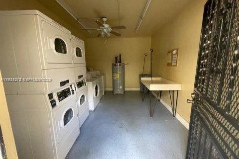 Copropriété à louer à North Miami, Floride: 2 chambres, 97.18 m2 № 1976928 - photo 22