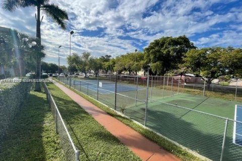 Copropriété à louer à North Miami, Floride: 2 chambres, 97.18 m2 № 1976928 - photo 25