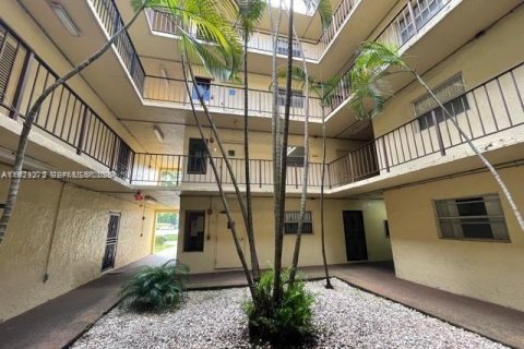 Copropriété à louer à North Miami, Floride: 2 chambres, 97.18 m2 № 1976928 - photo 19