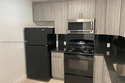 Copropriété à louer à North Miami, Floride: 2 chambres, 97.18 m2 № 1976928 - photo 7