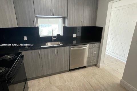 Copropriété à louer à North Miami, Floride: 2 chambres, 97.18 m2 № 1976928 - photo 8