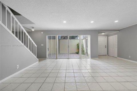 Copropriété à louer à Tamarac, Floride: 4 chambres, 201.6 m2 № 1987285 - photo 18
