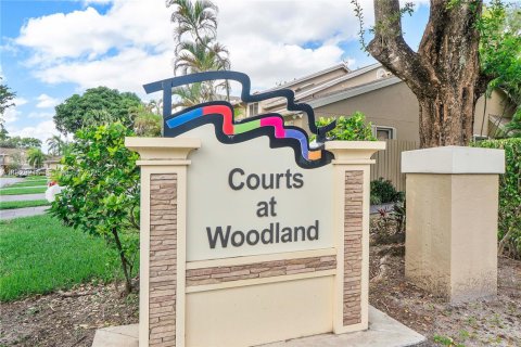 Copropriété à louer à Tamarac, Floride: 4 chambres, 201.6 m2 № 1987285 - photo 1