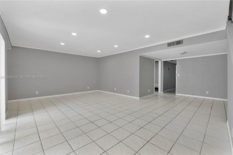 Copropriété à louer à Tamarac, Floride: 4 chambres, 201.6 m2 № 1987285 - photo 21
