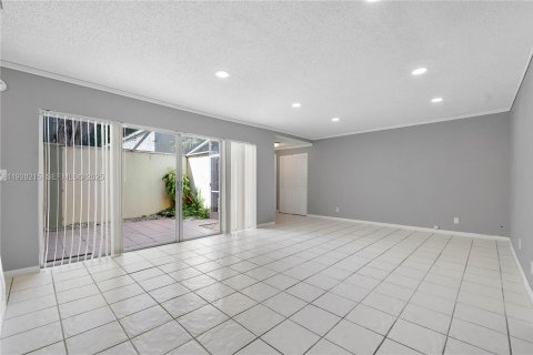 Copropriété à louer à Tamarac, Floride: 4 chambres, 201.6 m2 № 1987285 - photo 19