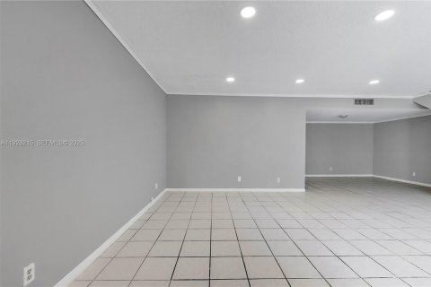 Copropriété à louer à Tamarac, Floride: 4 chambres, 201.6 m2 № 1987285 - photo 24