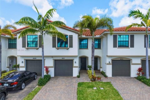 Adosado en venta en Riviera Beach, Florida, 3 dormitorios, 149.48 m2 № 2062653 - foto 3