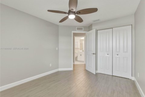 Adosado en venta en Riviera Beach, Florida, 3 dormitorios, 149.48 m2 № 2062653 - foto 23