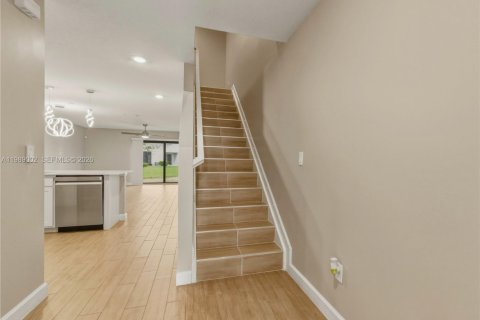 Adosado en venta en Riviera Beach, Florida, 3 dormitorios, 149.48 m2 № 2062653 - foto 17