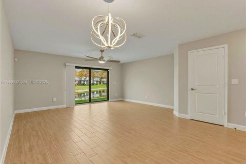 Adosado en venta en Riviera Beach, Florida, 3 dormitorios, 149.48 m2 № 2062653 - foto 15