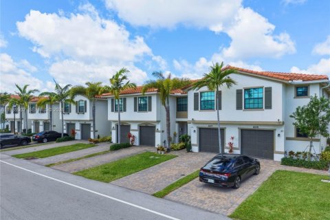 Adosado en venta en Riviera Beach, Florida, 3 dormitorios, 149.48 m2 № 2062653 - foto 5