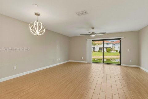 Adosado en venta en Riviera Beach, Florida, 3 dormitorios, 149.48 m2 № 2062653 - foto 14