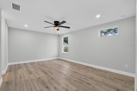 House in Thonotosassa, Florida 3 bedrooms, 180.6 sq.m. № 2324266 - photo 22