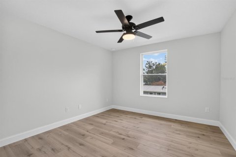 House in Thonotosassa, Florida 3 bedrooms, 180.6 sq.m. № 2324266 - photo 29