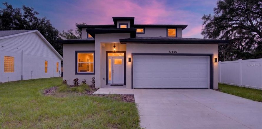 House in Thonotosassa, Florida 3 bedrooms, 180.6 sq.m. № 2324266