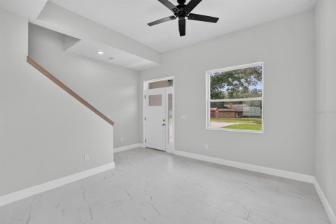 House in Thonotosassa, Florida 3 bedrooms, 180.6 sq.m. № 2324266 - photo 8