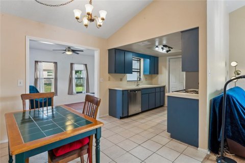 House in Holiday, Florida 2 bedrooms, 94.02 sq.m. № 2112527 - photo 7