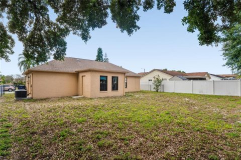 House in Holiday, Florida 2 bedrooms, 94.02 sq.m. № 2112527 - photo 4