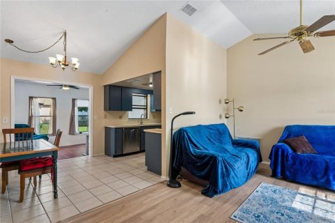 House in Holiday, Florida 2 bedrooms, 94.02 sq.m. № 2112527 - photo 8
