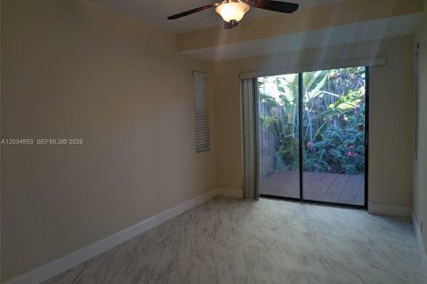 House in Fort Lauderdale, Florida 2 bedrooms, 144.37 sq.m. № 2087079 - photo 3