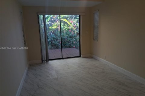 House in Fort Lauderdale, Florida 2 bedrooms, 144.37 sq.m. № 2087079 - photo 8