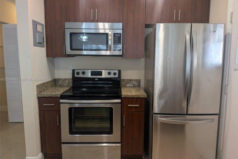 House in Fort Lauderdale, Florida 2 bedrooms, 144.37 sq.m. № 2087079 - photo 4