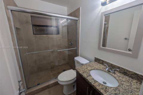House in Fort Lauderdale, Florida 2 bedrooms, 144.37 sq.m. № 2087079 - photo 11