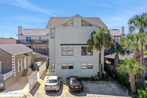 House in Jacksonville Beach, Florida 3 bedrooms, 140.47 sq.m. № 773214 - photo 1