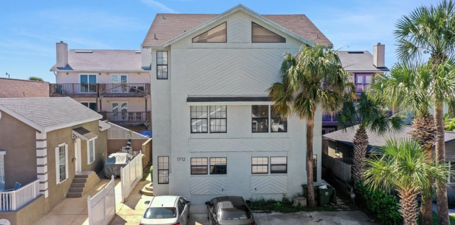 House in Jacksonville Beach, Florida 3 bedrooms, 140.47 sq.m. № 773214