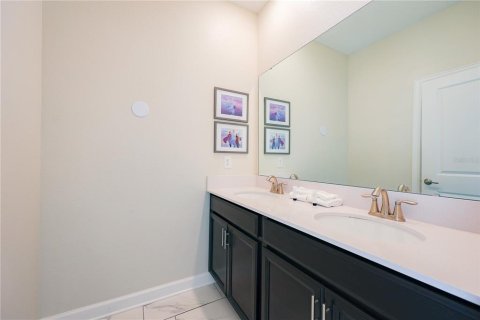 Adosado en venta en Davenport, Florida, 5 dormitorios, 201.32 m2 № 2222866 - foto 16