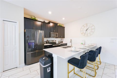 Adosado en venta en Davenport, Florida, 5 dormitorios, 201.32 m2 № 2222866 - foto 5
