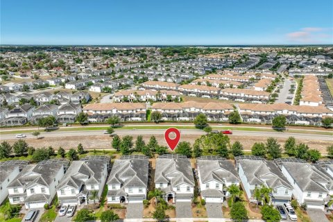 Casa en venta en Davenport, Florida, 8 dormitorios, 363.15 m2 № 2202699 - foto 8