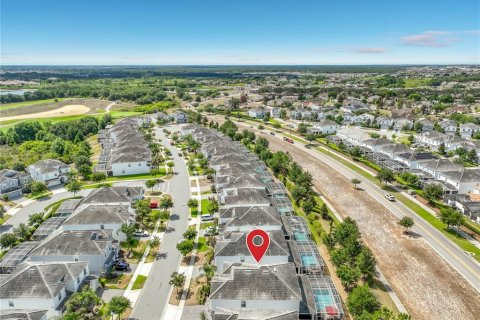 Casa en venta en Davenport, Florida, 8 dormitorios, 363.15 m2 № 2202699 - foto 11