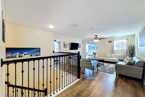Casa en venta en Davenport, Florida, 8 dormitorios, 363.15 m2 № 2202699 - foto 6