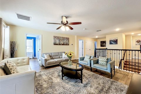Casa en venta en Davenport, Florida, 8 dormitorios, 363.15 m2 № 2202699 - foto 7