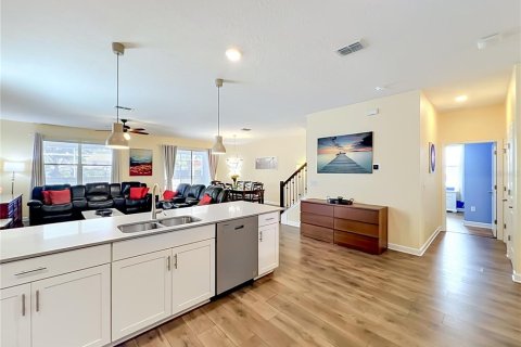 Casa en venta en Davenport, Florida, 8 dormitorios, 363.15 m2 № 2202699 - foto 16