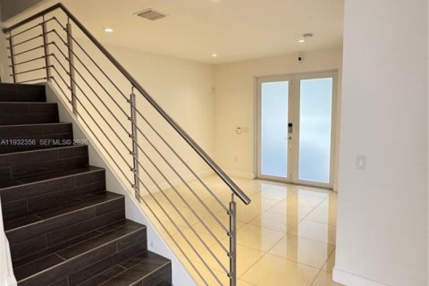 Touwnhouse à vendre à Doral, Floride: 4 chambres, 172.98 m2 № 2059939 - photo 11