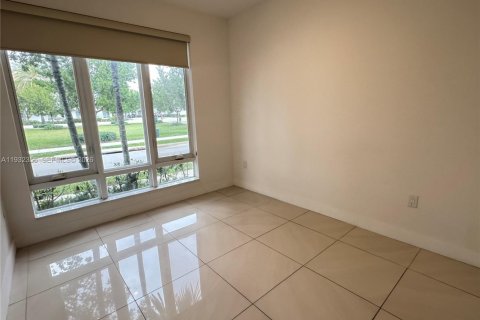 Touwnhouse à vendre à Doral, Floride: 4 chambres, 172.98 m2 № 2059939 - photo 14