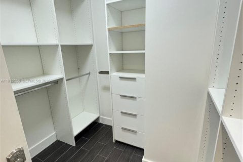 Touwnhouse à vendre à Doral, Floride: 4 chambres, 172.98 m2 № 2059939 - photo 3