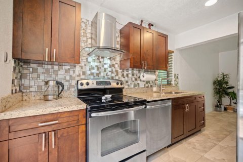 Touwnhouse à vendre à Lauderhill, Floride: 2 chambres, 133.41 m2 № 2262232 - photo 11