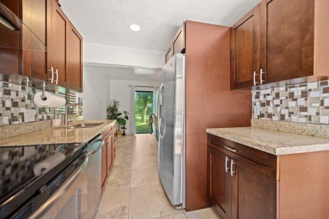Touwnhouse à vendre à Lauderhill, Floride: 2 chambres, 133.41 m2 № 2262232 - photo 12