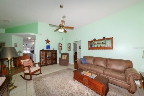 House in Port Charlotte, Florida 3 bedrooms, 128.21 sq.m. № 2226039 - photo 14