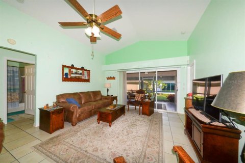 House in Port Charlotte, Florida 3 bedrooms, 128.21 sq.m. № 2226039 - photo 17