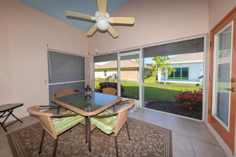 House in Port Charlotte, Florida 3 bedrooms, 128.21 sq.m. № 2226039 - photo 18