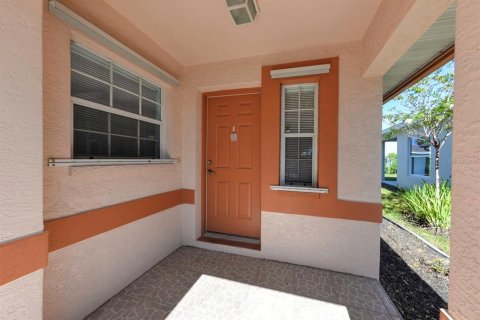 House in Port Charlotte, Florida 3 bedrooms, 128.21 sq.m. № 2226039 - photo 4